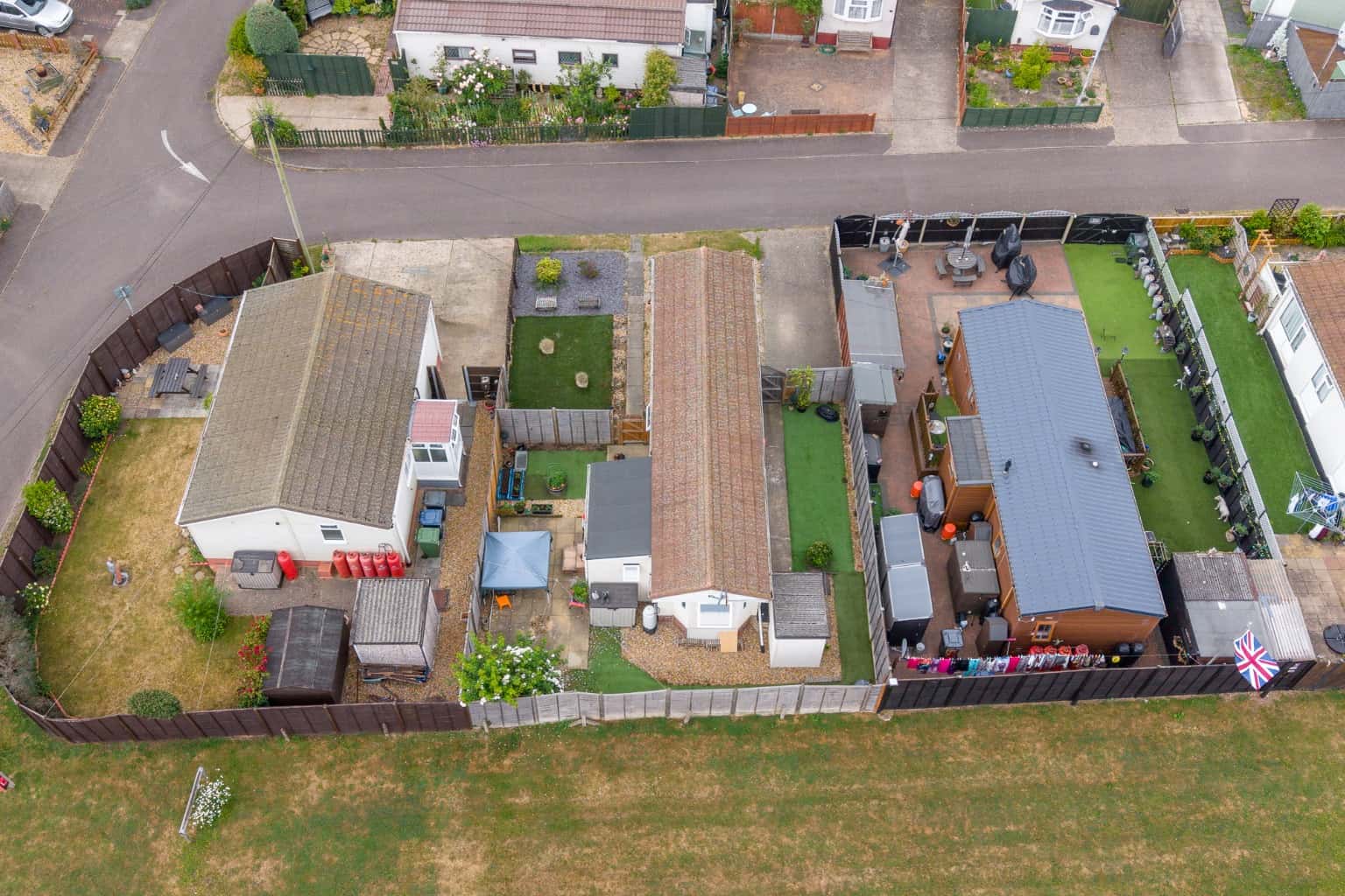 One bedroom Park Mobile home. Located in St Neots. Property image 11