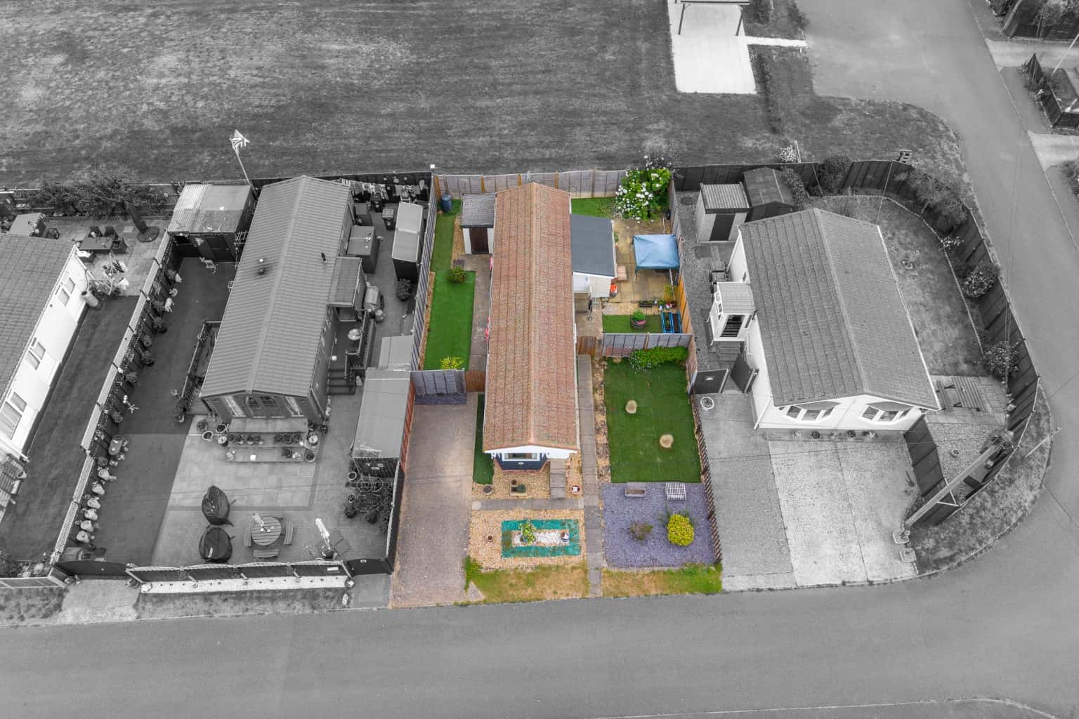 One bedroom Park Mobile home. Located in St Neots. Property image 10