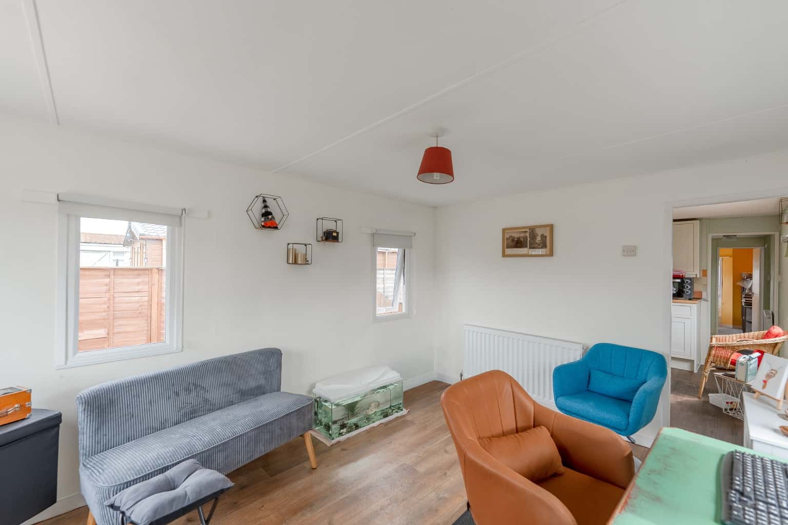 One bedroom Park Mobile home. Located in St Neots. Property image 4