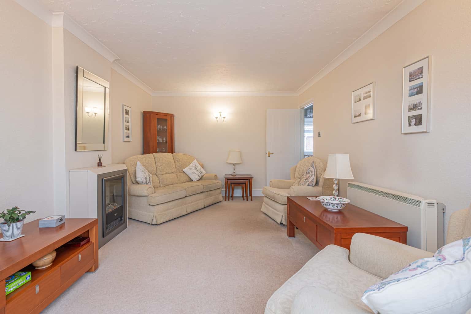 EXTENDED THREE BEDROOM SEMI-DETACHED BUNGALOW IN A QUIET LITTLE PAXTON CUL-DE-SAC SUMMARY Property image 6