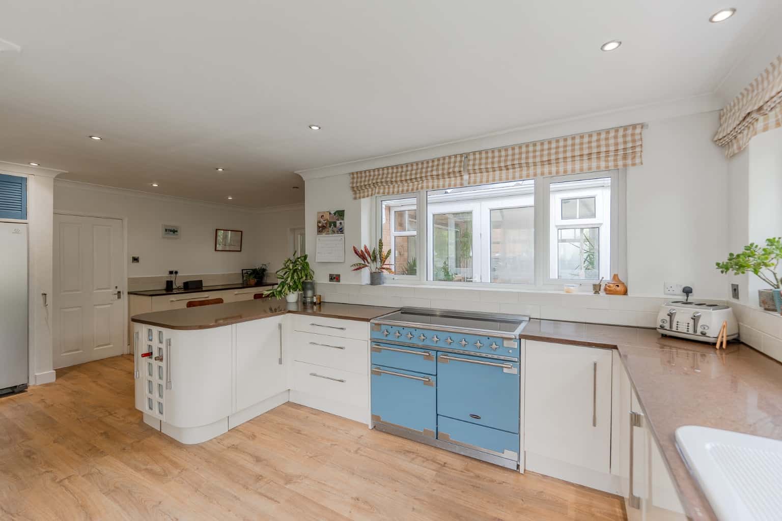 EXTENDED FOUR BEDROOM DETACHED HOME WITH GRAFHAM WATER VIEWS, AIR CONDITIONING & GARAGE Property image 3