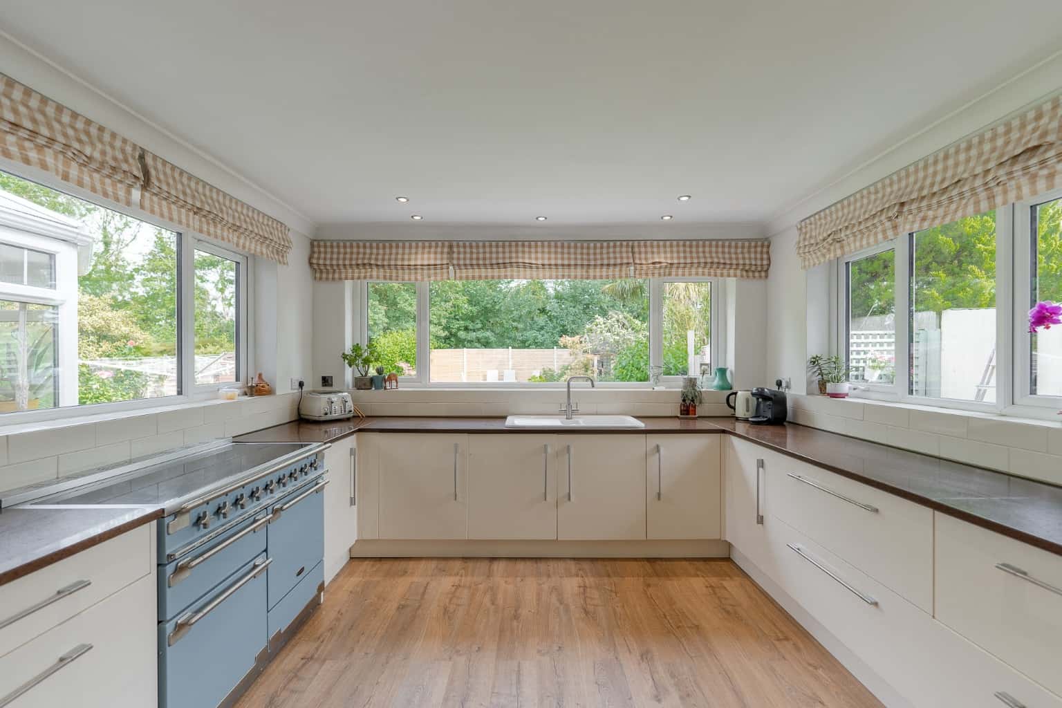 EXTENDED FOUR BEDROOM DETACHED HOME WITH GRAFHAM WATER VIEWS, AIR CONDITIONING & GARAGE Property image 7