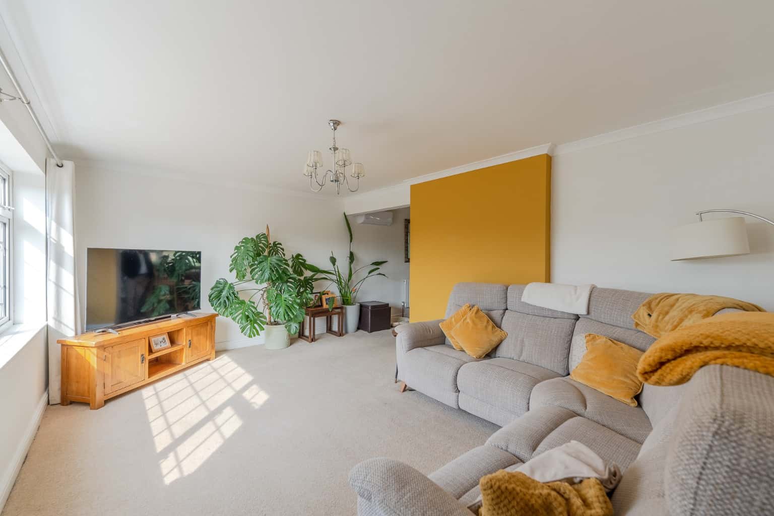 EXTENDED FOUR BEDROOM DETACHED HOME WITH GRAFHAM WATER VIEWS, AIR CONDITIONING & GARAGE Property image 2