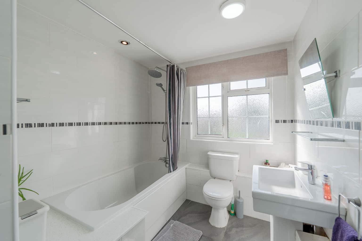 EXTENDED FOUR BEDROOM DETACHED HOME WITH GRAFHAM WATER VIEWS, AIR CONDITIONING & GARAGE Property image 18
