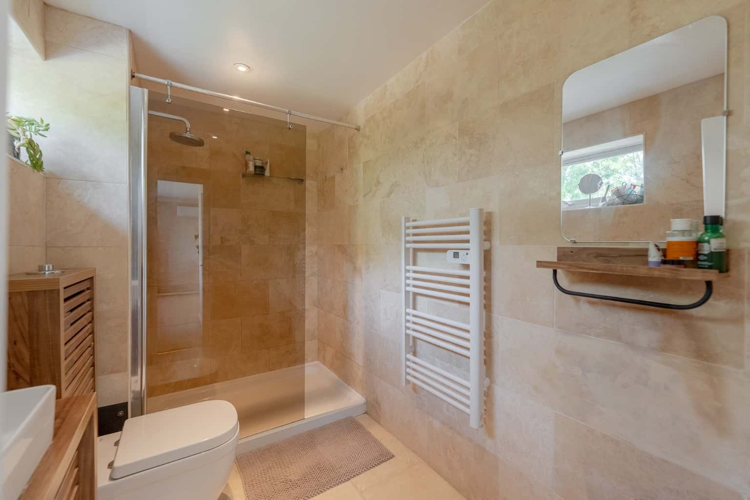 EXTENDED FOUR BEDROOM DETACHED HOME WITH GRAFHAM WATER VIEWS, AIR CONDITIONING & GARAGE Property image 14