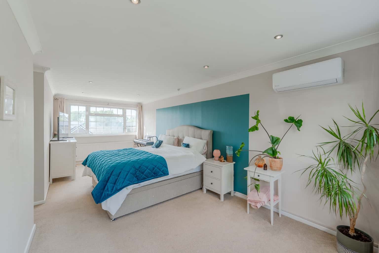 EXTENDED FOUR BEDROOM DETACHED HOME WITH GRAFHAM WATER VIEWS, AIR CONDITIONING & GARAGE Property image 13