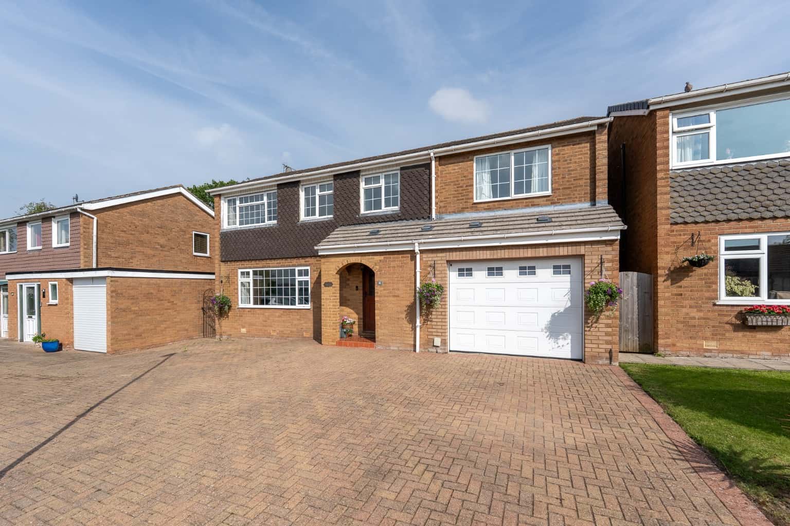 EXTENDED FOUR BEDROOM DETACHED HOME WITH GRAFHAM WATER VIEWS, AIR CONDITIONING & GARAGE Property image 1