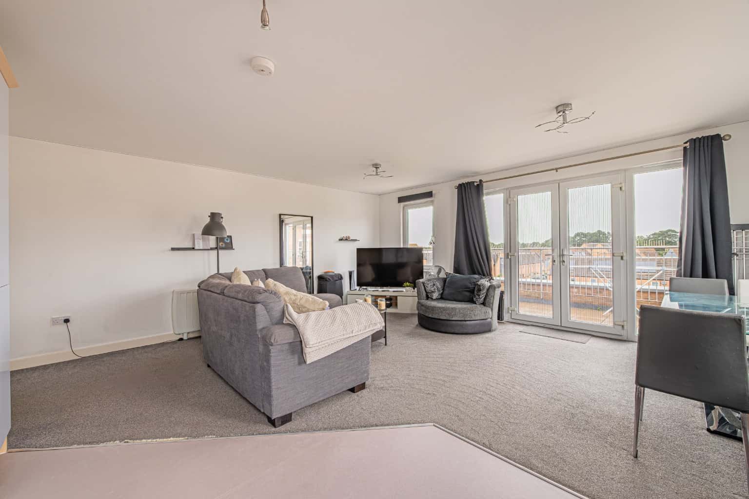TWO BEDROOM PENTHOUSE WITH BALCONY Property image 4