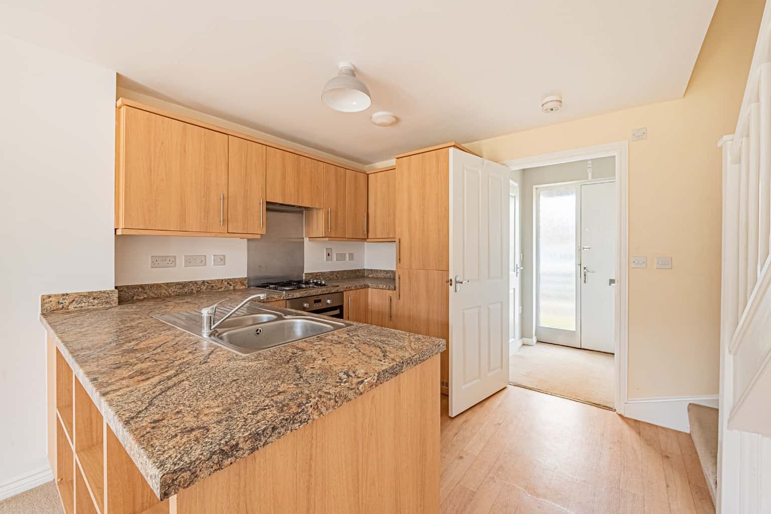 Charming 2-Bed House in Upper Cambourne with Parking & Garden Property image 4