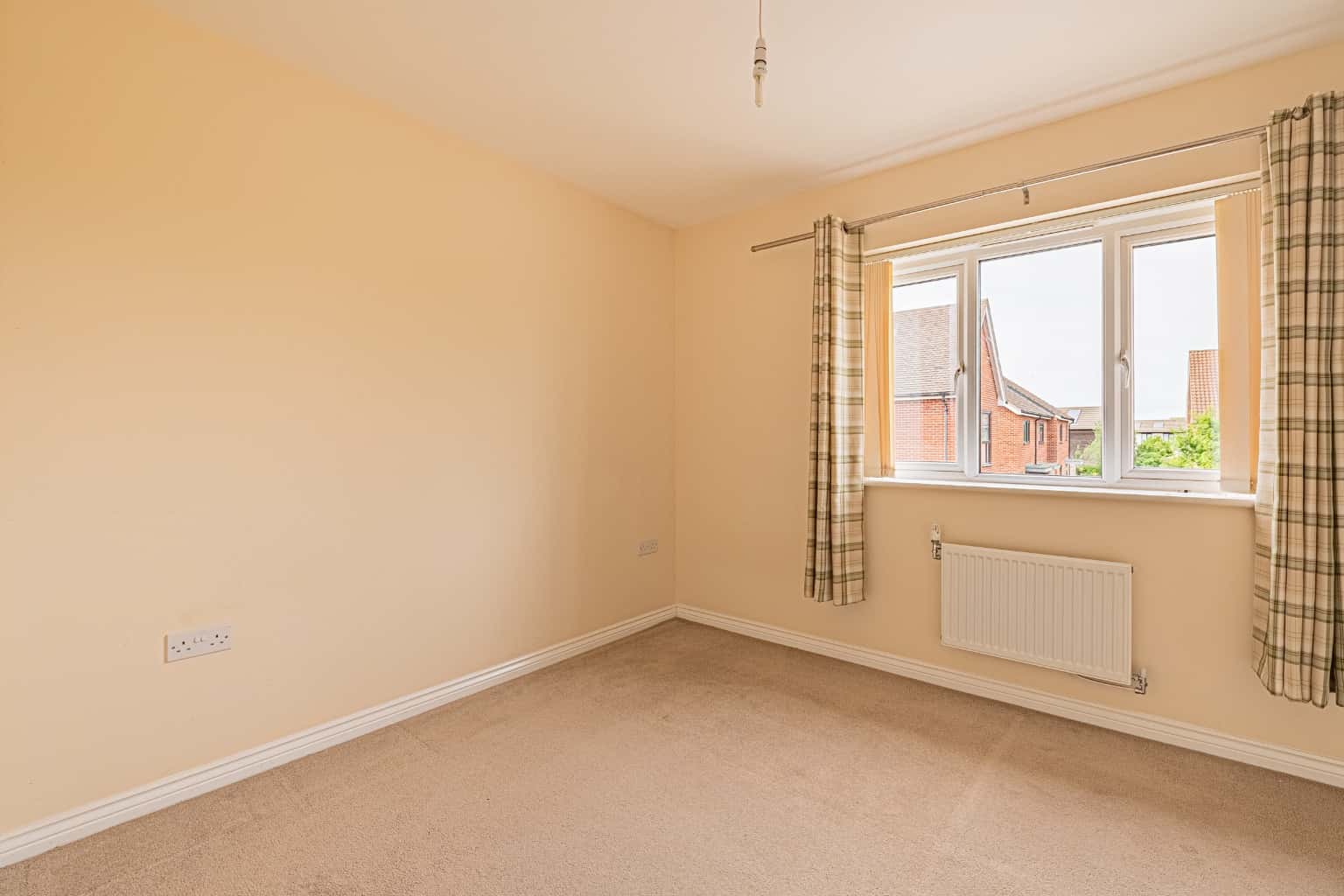 Charming 2-Bed House in Upper Cambourne with Parking & Garden Property image 8