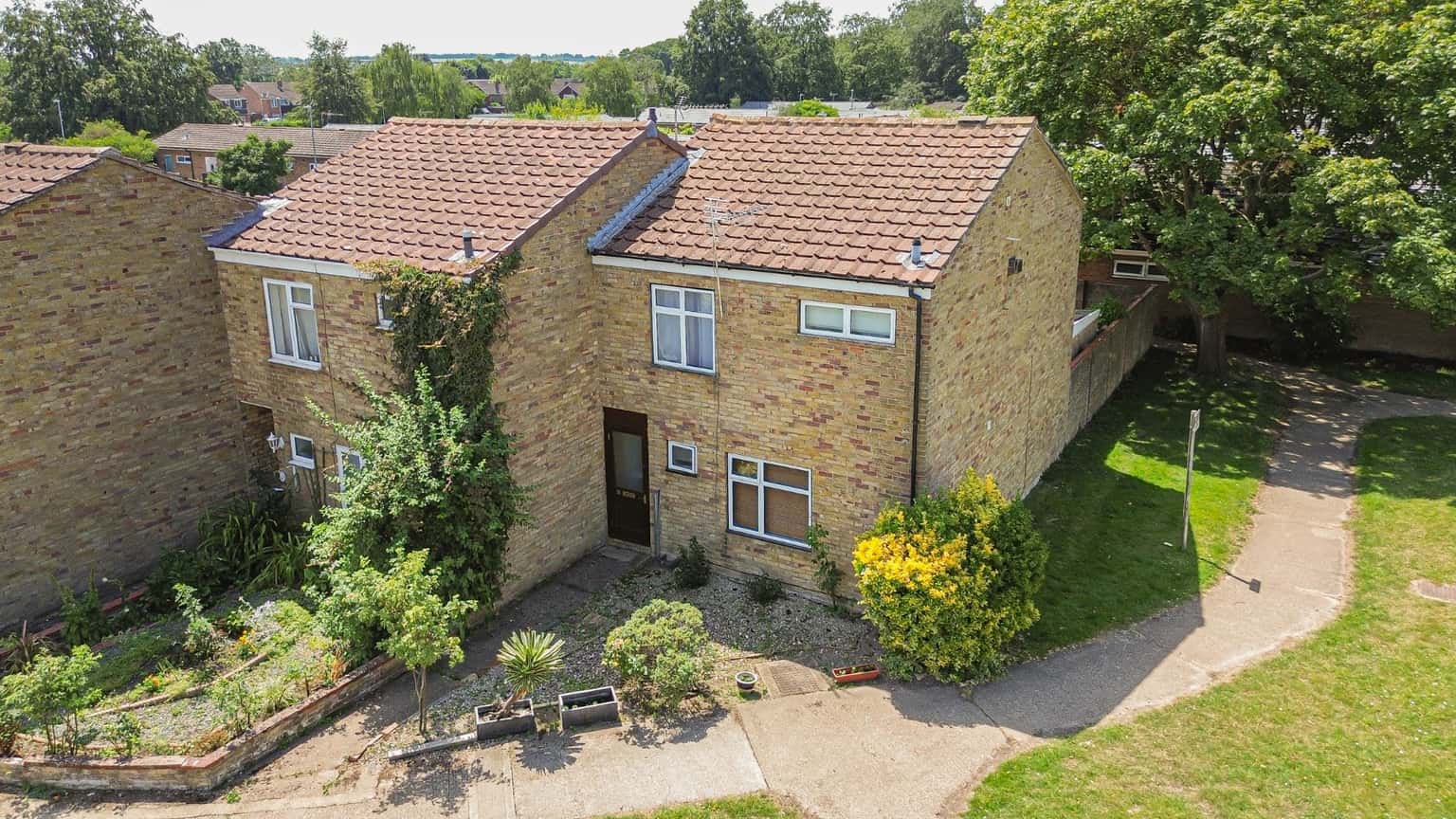 Charming 3-Bed Home in Quiet Cherry Hinton Cul-de-Sac Property image 1