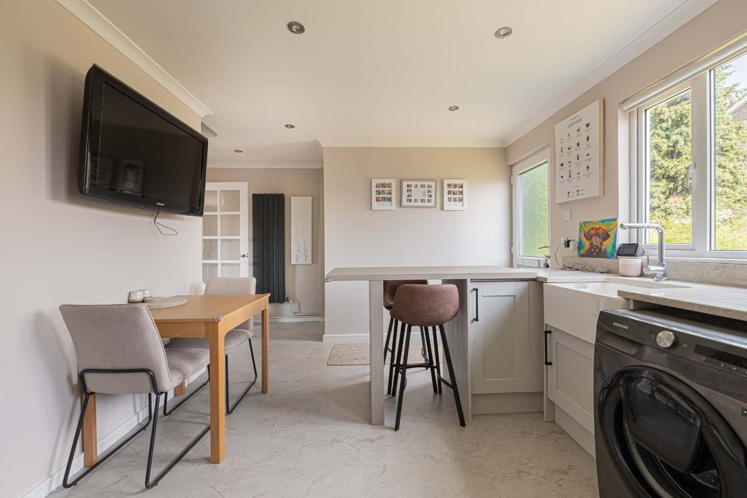 A fabulous three bedroom end terrace home that has recently been refurbished by the owners. Property image 4