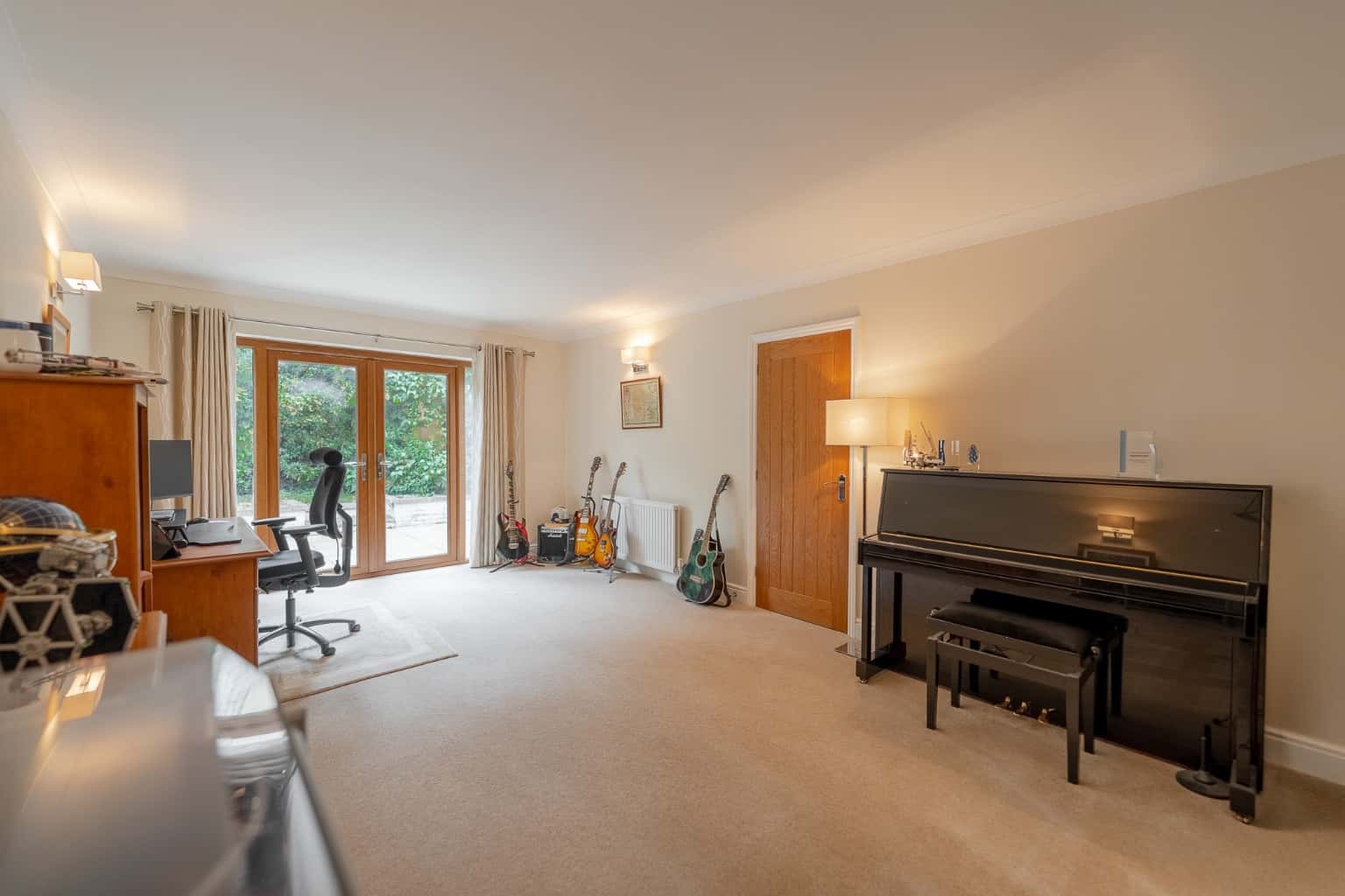 A truly exceptional residence of distinction, occupying one of the area’s most exclusive addresses. Property image 7