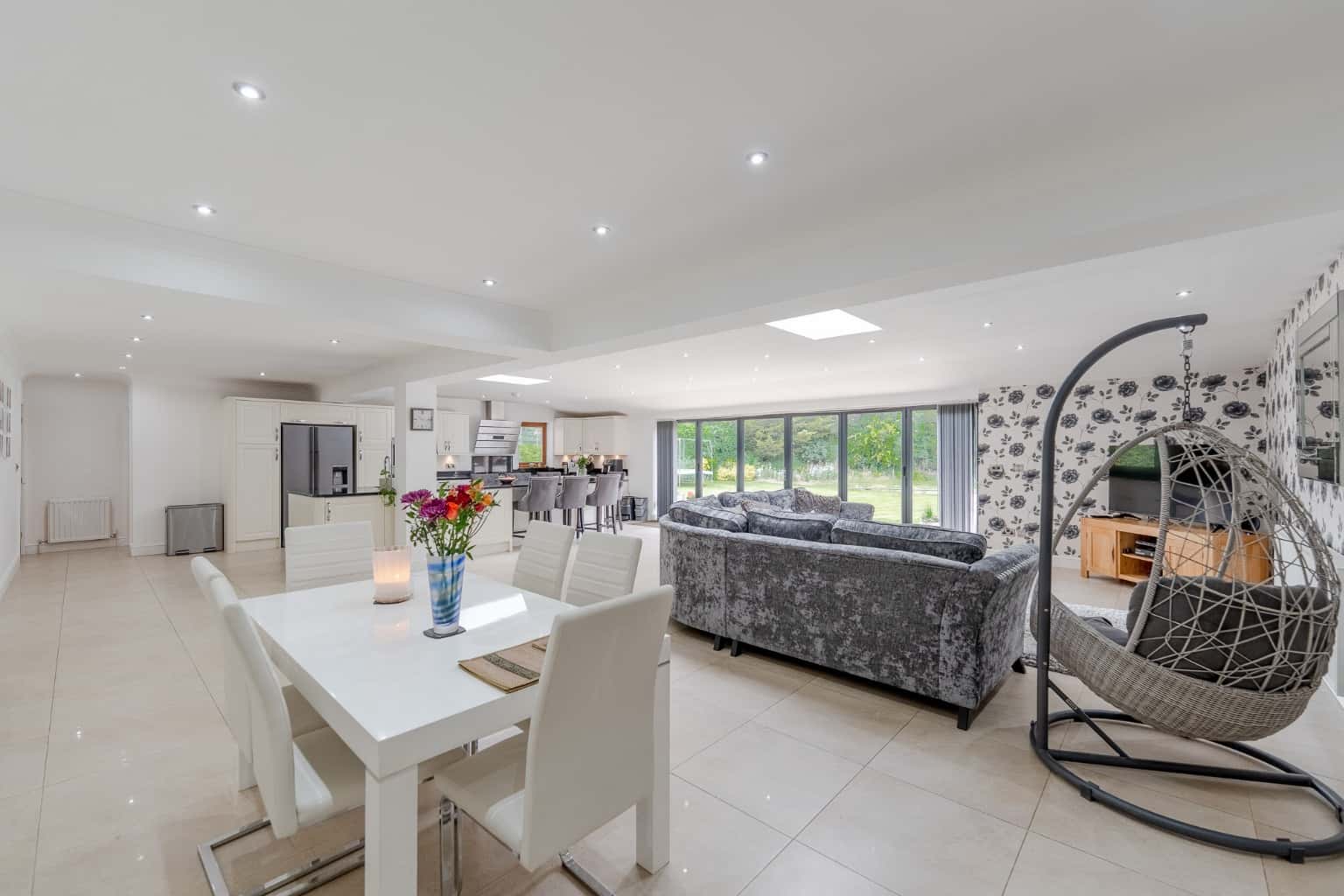 A truly exceptional residence of distinction, occupying one of the area’s most exclusive addresses. Property image 9