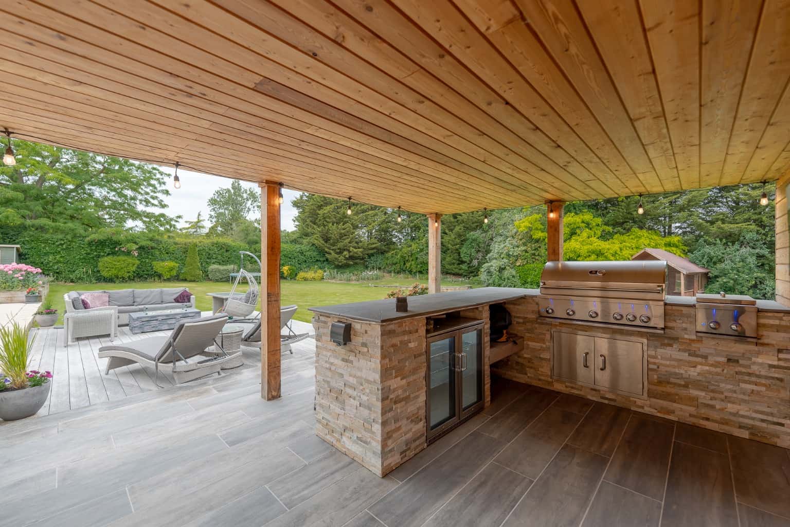 A truly exceptional residence of distinction, occupying one of the area’s most exclusive addresses. Property image 16