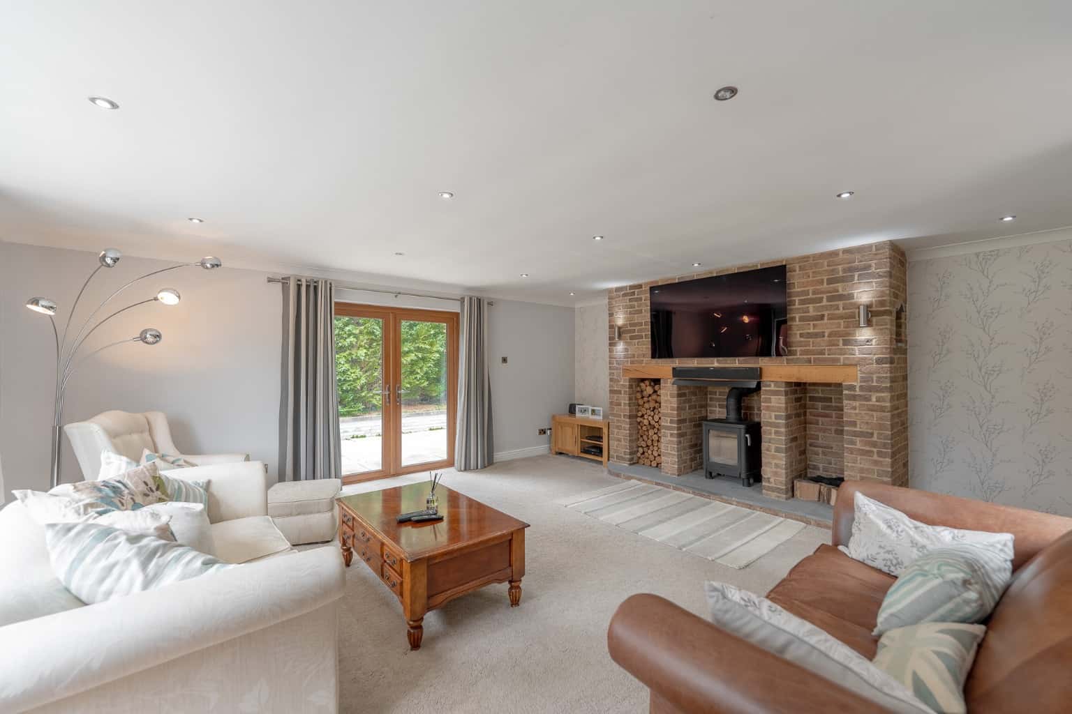 A truly exceptional residence of distinction, occupying one of the area’s most exclusive addresses. Property image 4