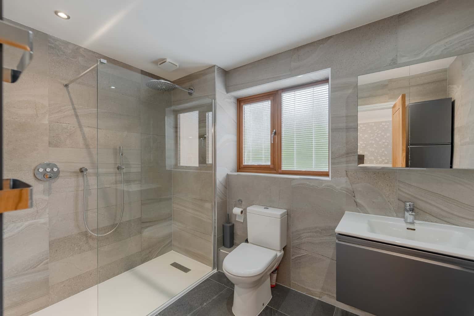 A truly exceptional residence of distinction, occupying one of the area’s most exclusive addresses. Property image 20