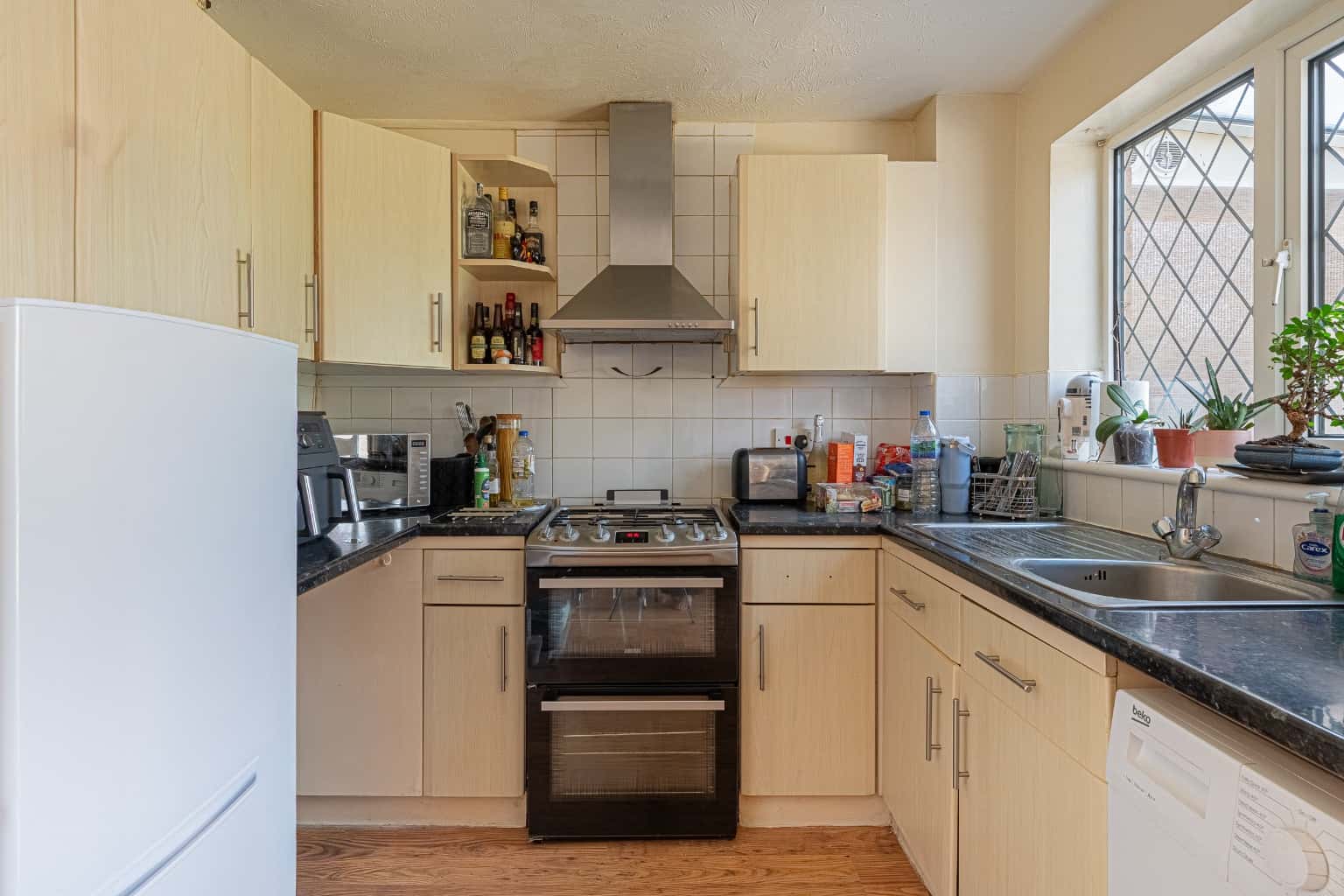 Two-Bedroom Semi-Detached Home with Garage, Driveway & No Forward Chain Property image 3