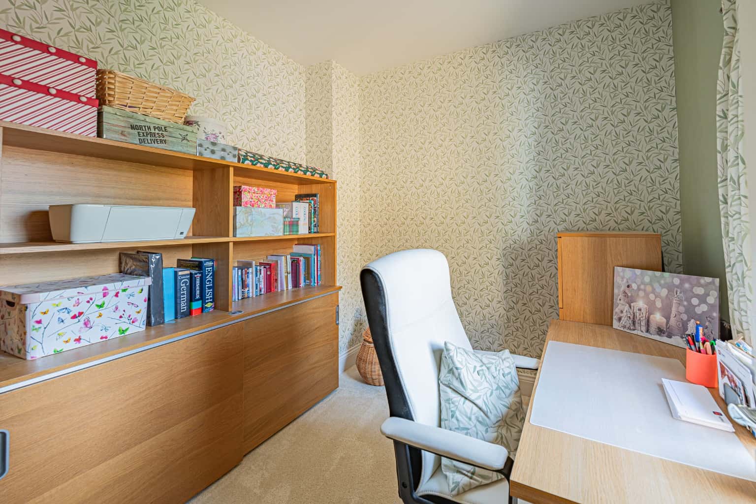 An attractive and extended four bedroom family home on the Fairfield Development near Hitchin. Property image 19