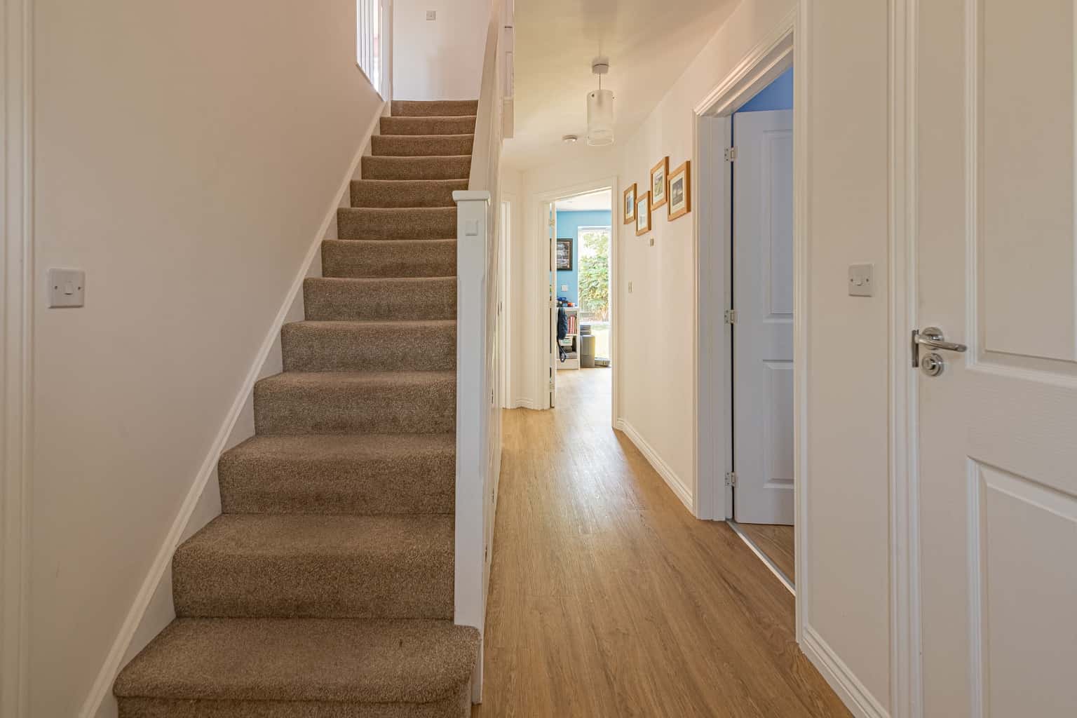 Immaculate four-bedroom home with garden office, garage, driveway, two en suites. A must-see!! Property image 10