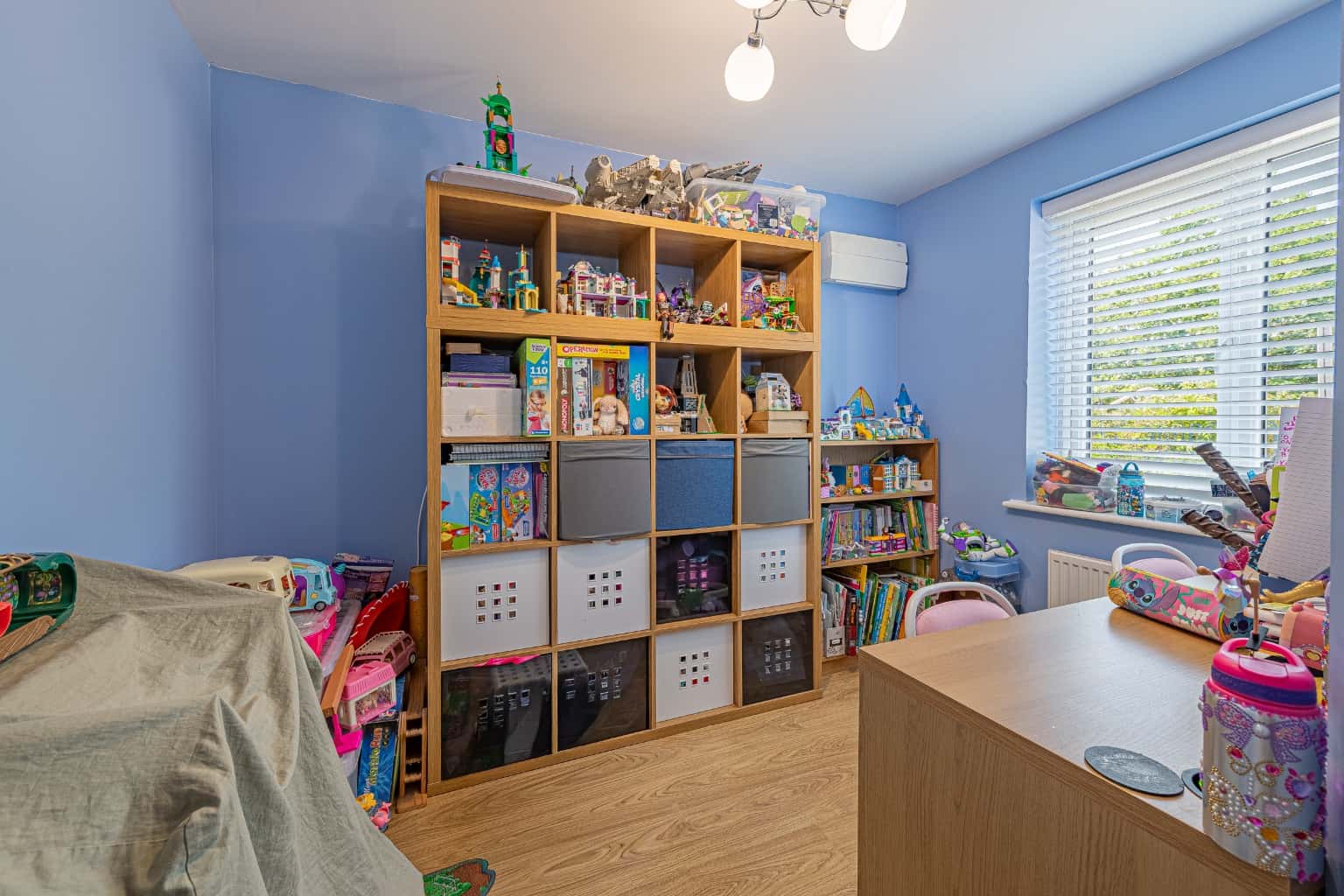 Immaculate four-bedroom home with garden office, garage, driveway, two en suites. A must-see!! Property image 5