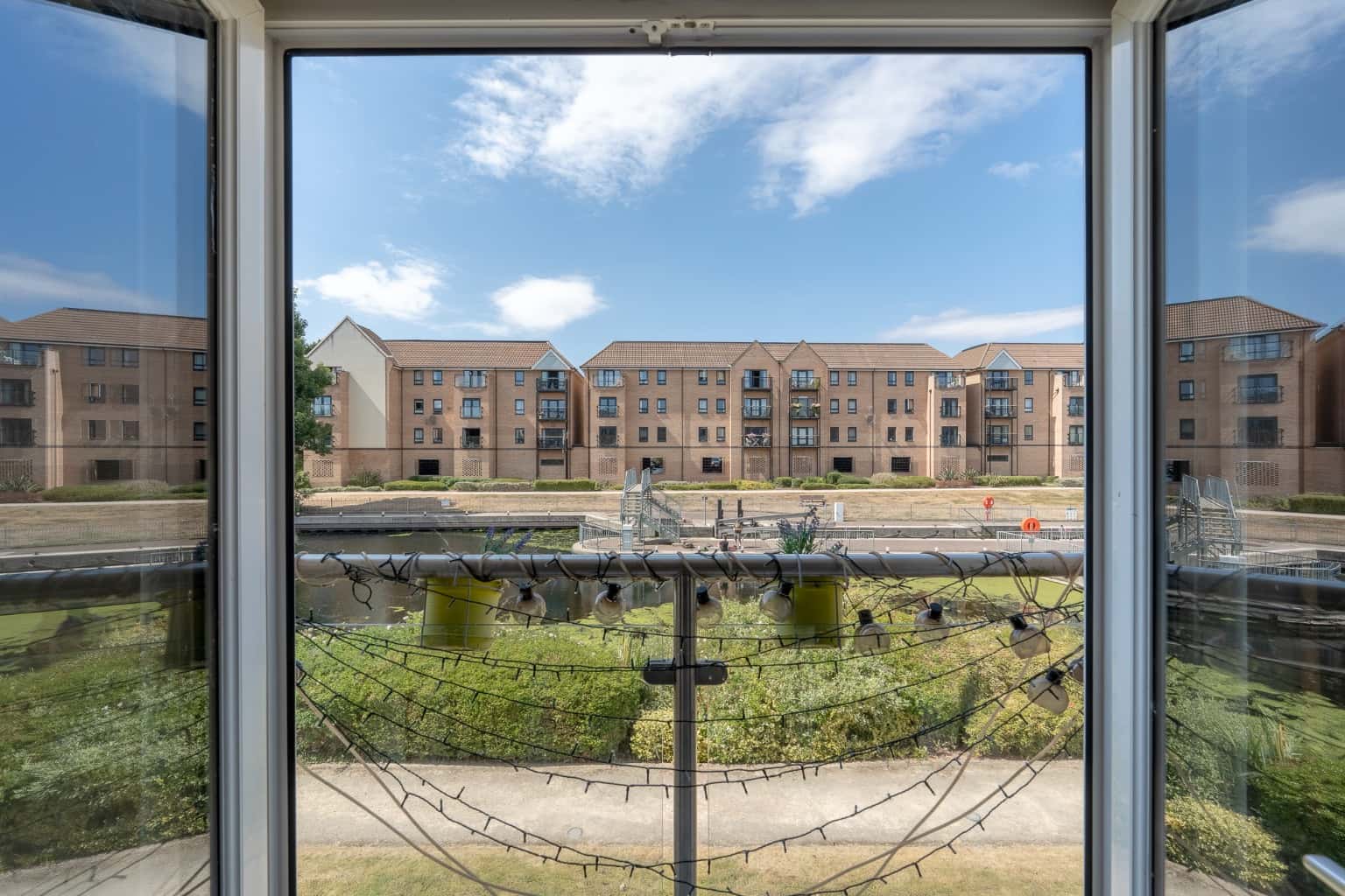 Exceptional Riverside Townhouse Overlooking Little Paxton Lock Offering Luxury Living No Chain Property image 8