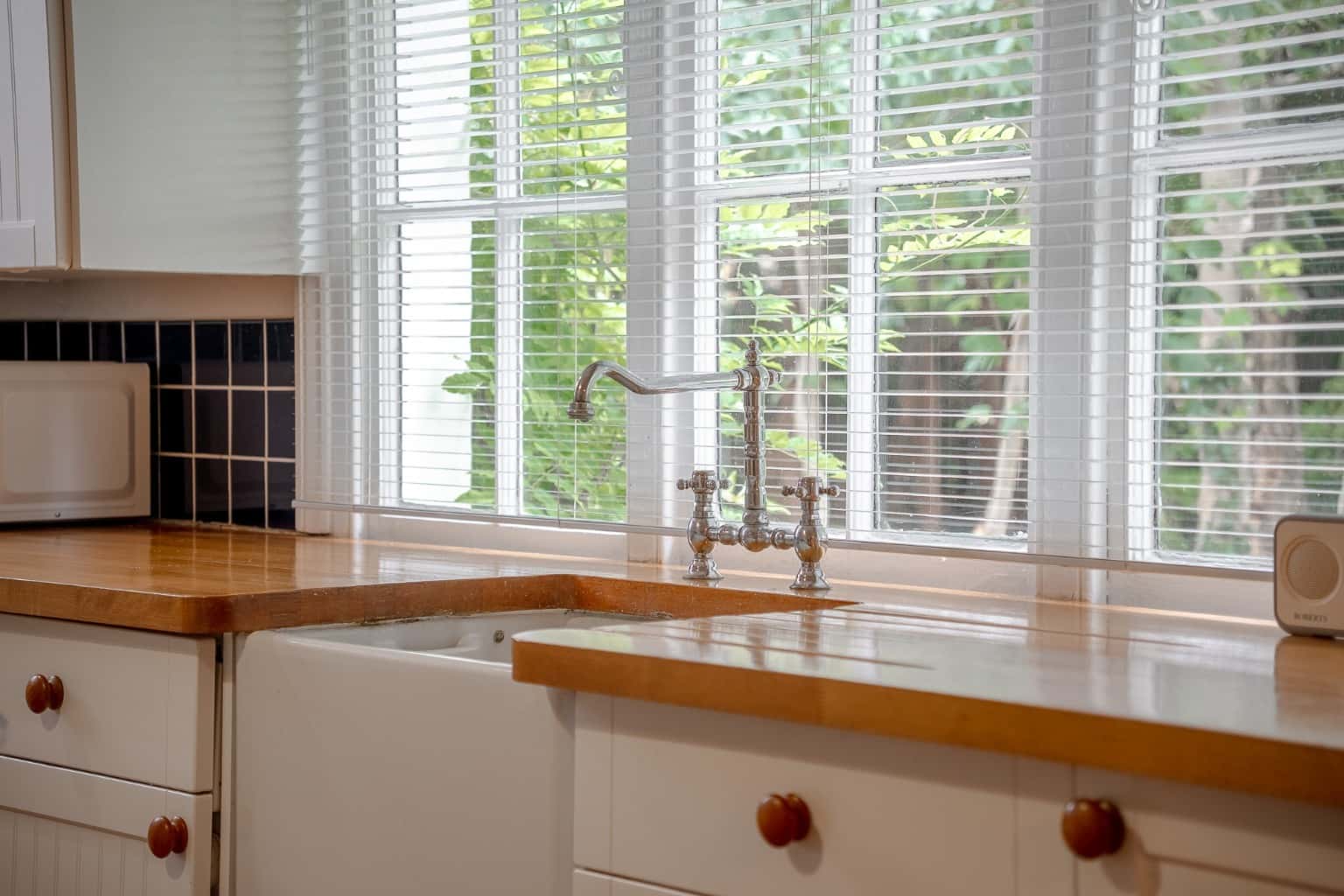 STUNNING DETACHED BUNGALOW ON THE EDGE OF POPULAR VILLAGE Property image 14