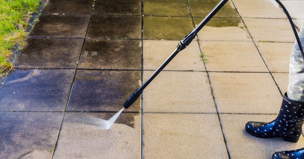 Summer jobs to tackle in your home when preparing to sell Summer jobs to tackle in your home when preparing to sell